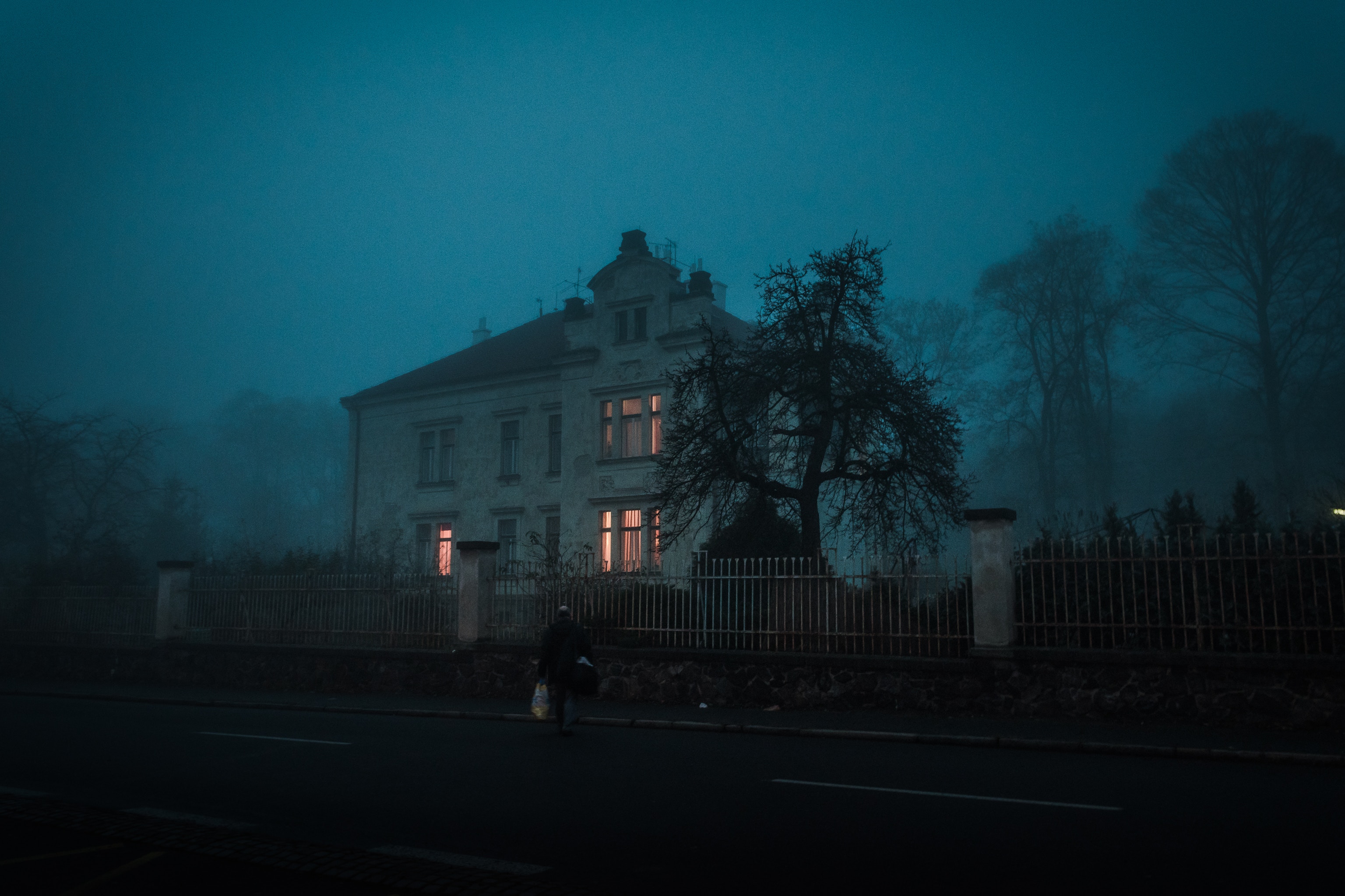 A picture of a large and creepy mansion